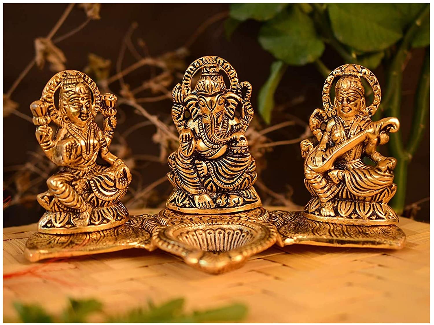 Bengalen Decorative Laxmi Ganesha Saraswati Sitting Diya Statue