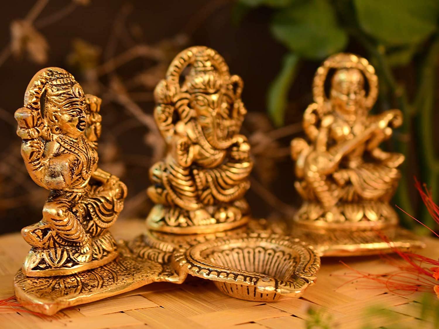 Bengalen Decorative Laxmi Ganesha Saraswati Sitting Diya Statue