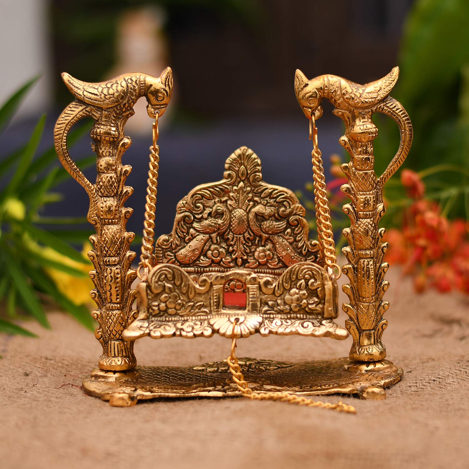 বেঙ্গল অ্যালুমিনিয়াম লাড্ডু গোপাল ঝুলা (গোল্ডেন, 8 X 6.5 X 2.5 ইঞ্চি)
