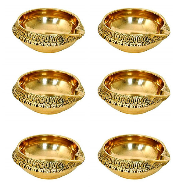 BENGALEN Kuber Diya Small Brass Handmade Oil Lamp with Golden Engraved Made of Virgin Brass Metal Diwali Diya Vilakku for Diwali Decoration Puja Traditional Indian Deepawali Pooja Gift Items